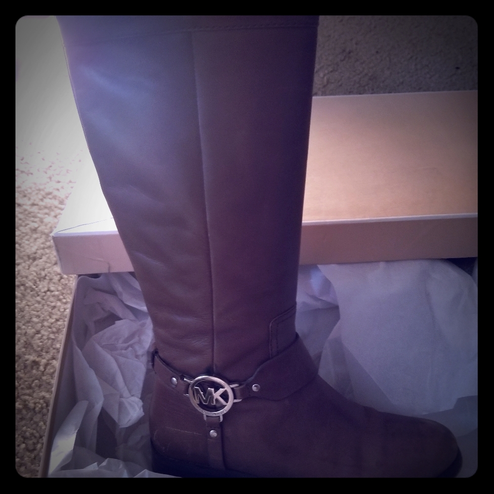 Riding boots